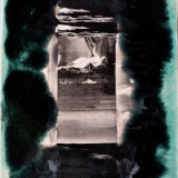 Tief im Süden, 2011, 40 x 40 x 2 cm, Majolikamalerei auf roten Scherben, Aufglasurdekoration